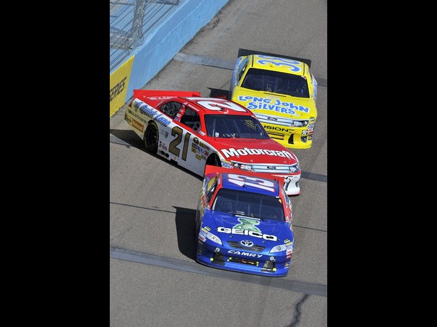 jeff gordon wins at phoenix 2011. jeff gordon wins at phoenix