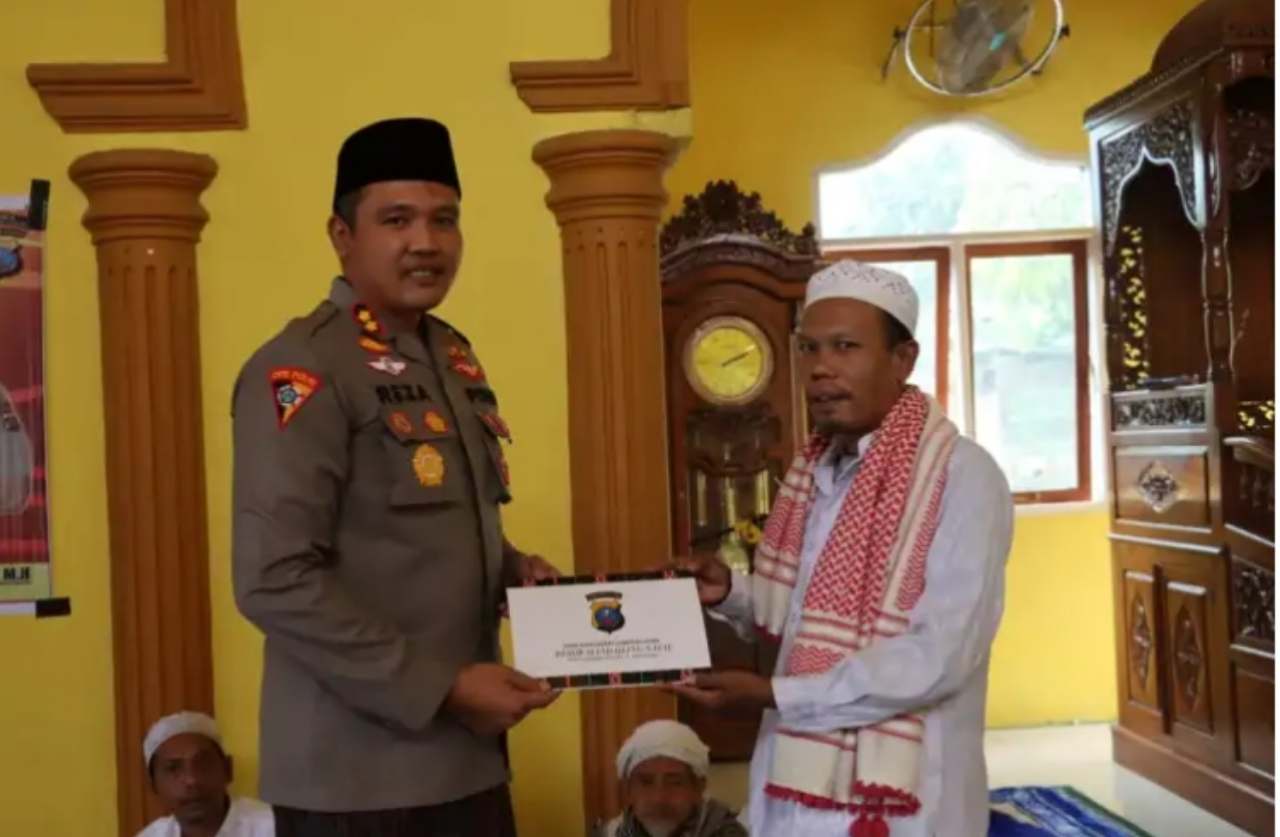 Jumat Curhat, Kapolres Madina Beri Bantuan Pembanguna Masjid dan Tampung Curhat Warga