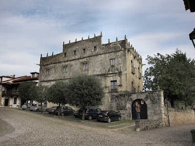 Santillana, palacio, Velarde