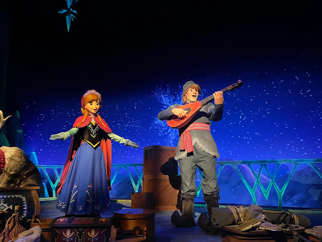 Anna and Kristoff Frozen Let it go