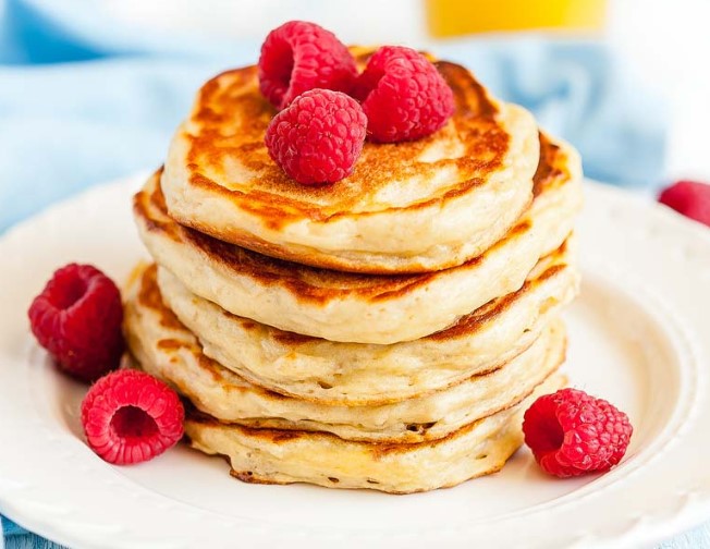 GREEK YOGURT PANCAKES