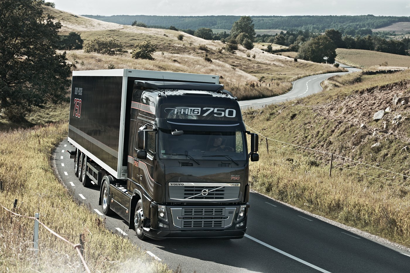 Volvo Trucks acaba de apresentar o FH16 de 750CV em comemoração ...