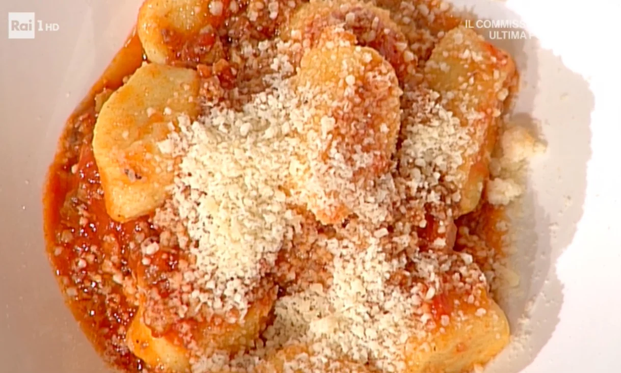 Gnocchi con sugo alla tiberina