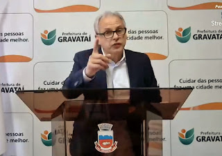 Marco Alba sobe no palanque, ataca governador e mira 2022; Mercado Livre virou retórica