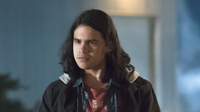 Real Origin Of Actor The Flash - Carlos Valdes as Cisco Ramon