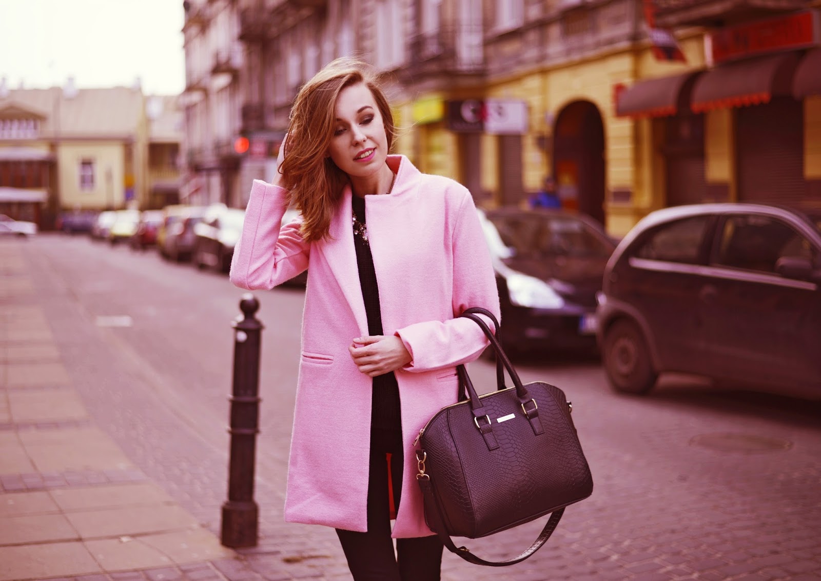 http://www.sheinside.com/Pink-Lapel-Long-Sleeve-Pockets-Woolen-Coat-p-182421-cat-1735.html?utm_source=pomaranczowa-pomarancz.blogspot.jp&utm_medium=blogger&url_from=pomaranczowa-pomarancz.blogspot.jp