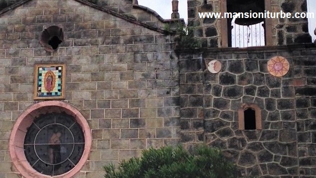 La Luna y el Sol en el Templo de San Francisco en Ihuatzio, Michoacán