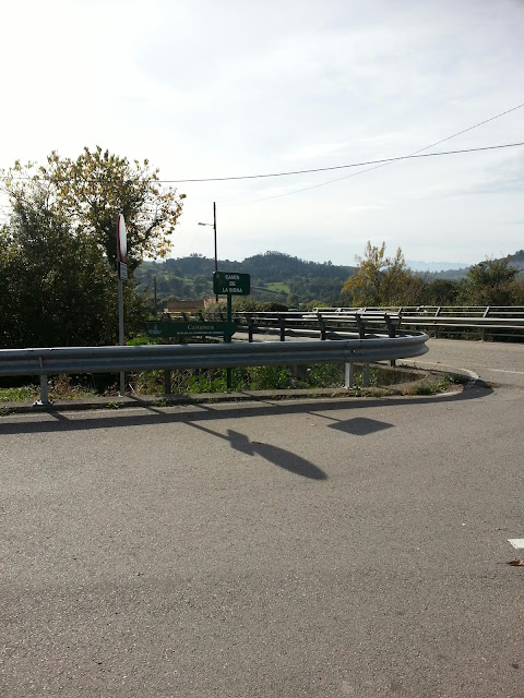 intersección de carretera Pola de Siero-Gijón con carretera local