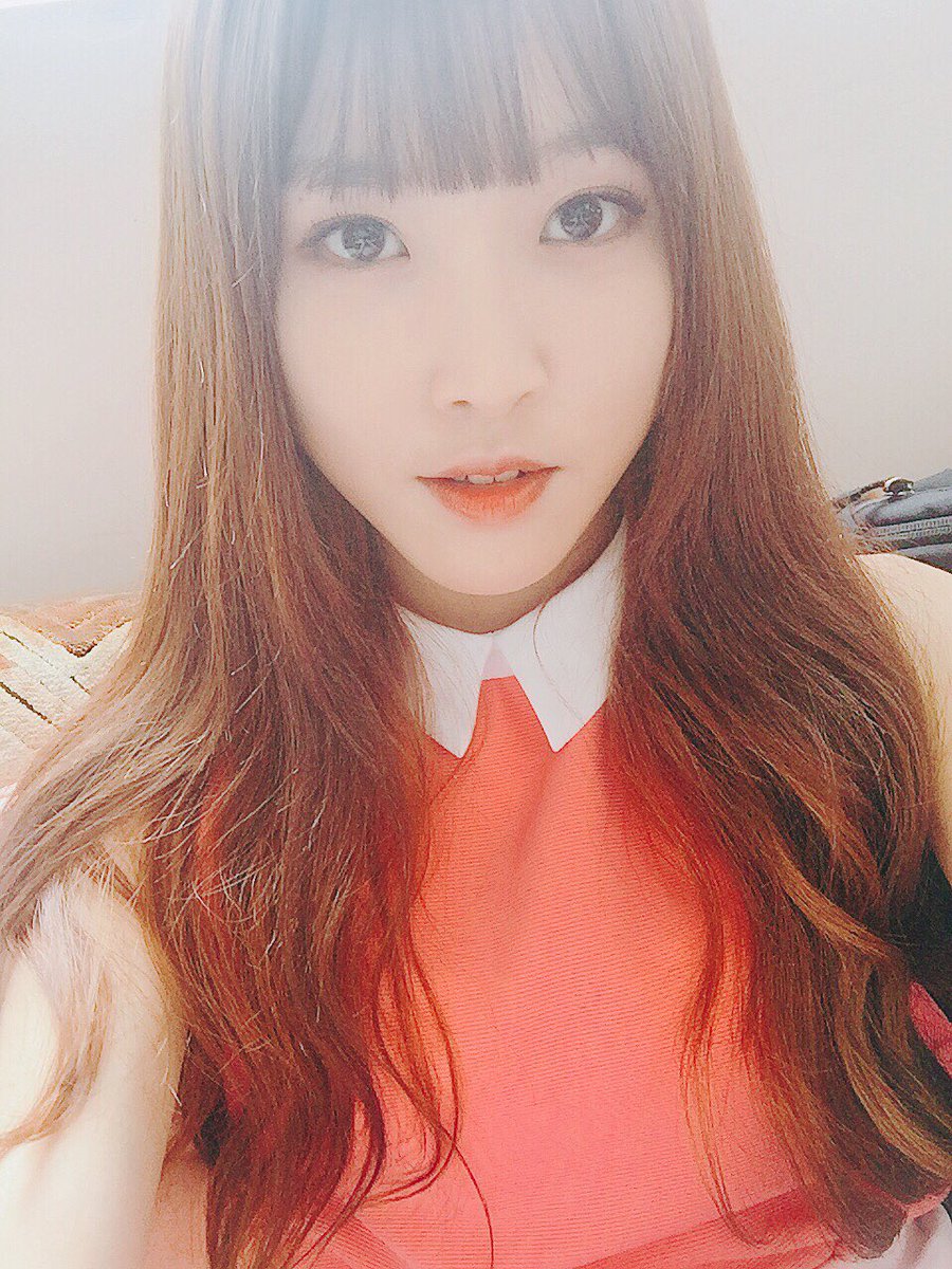  GFRIEND  Yuju Updates Fans With A Beautiful Selca Daily K 