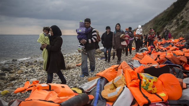 أعلى رقم منذ 2016 .. آلاف اللاجئين يصلون من تركيا إلى الجزر اليونانية 