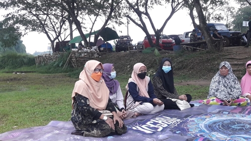 Gerakan Akuntansi Peduli : Berbagi kebahagiaan dalam keberkahan Ramadhan di Desa Pabuaran Kabupaten Bogor.