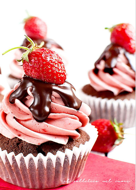 Cupacakes Al Cioccolato Con Crema Al Burro Alle Fragole Il Solletico Nel Cuore
