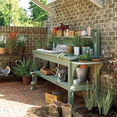 Outdoor Potting Bench with Sink