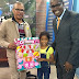 SíntesisTV dona juguetes a niños por motivo al día de Reyes