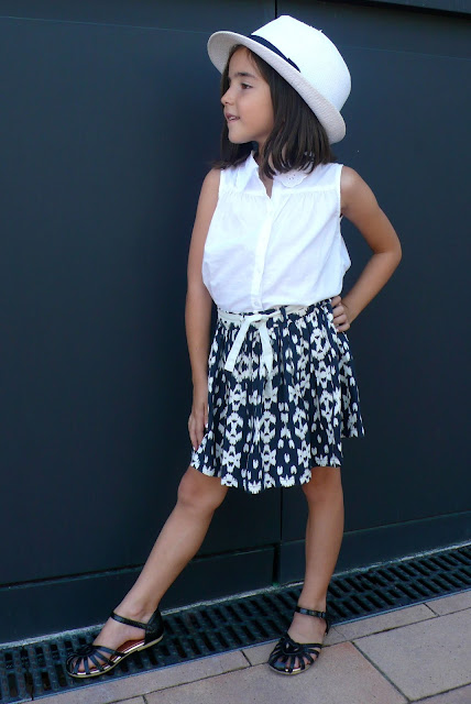 outfit blanco y negro pequeña fashionista