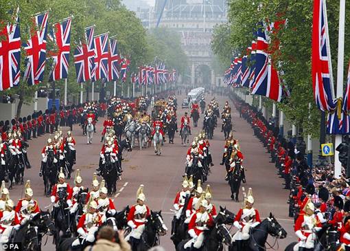 Foto Suasana Pernikahan Pangeran William dan Kate Middleton di Westminster Abbey