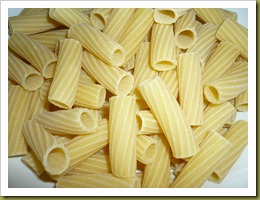 Tortiglioni con noci e pecorino romano (2)