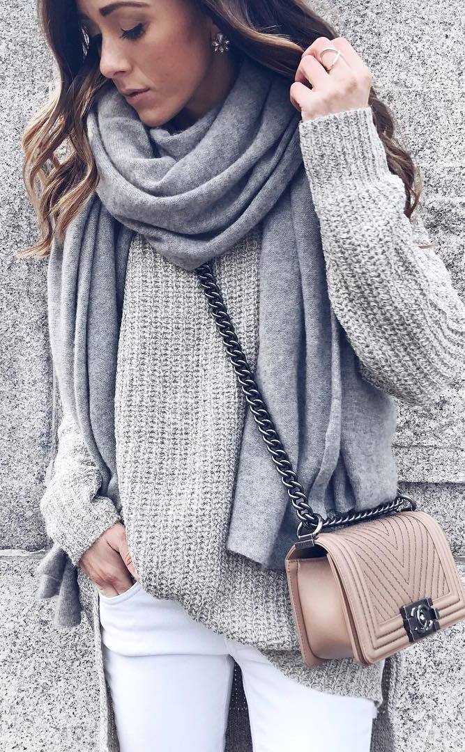 awesome winter outfit_grey scarf + sweater + bag + white skinnies