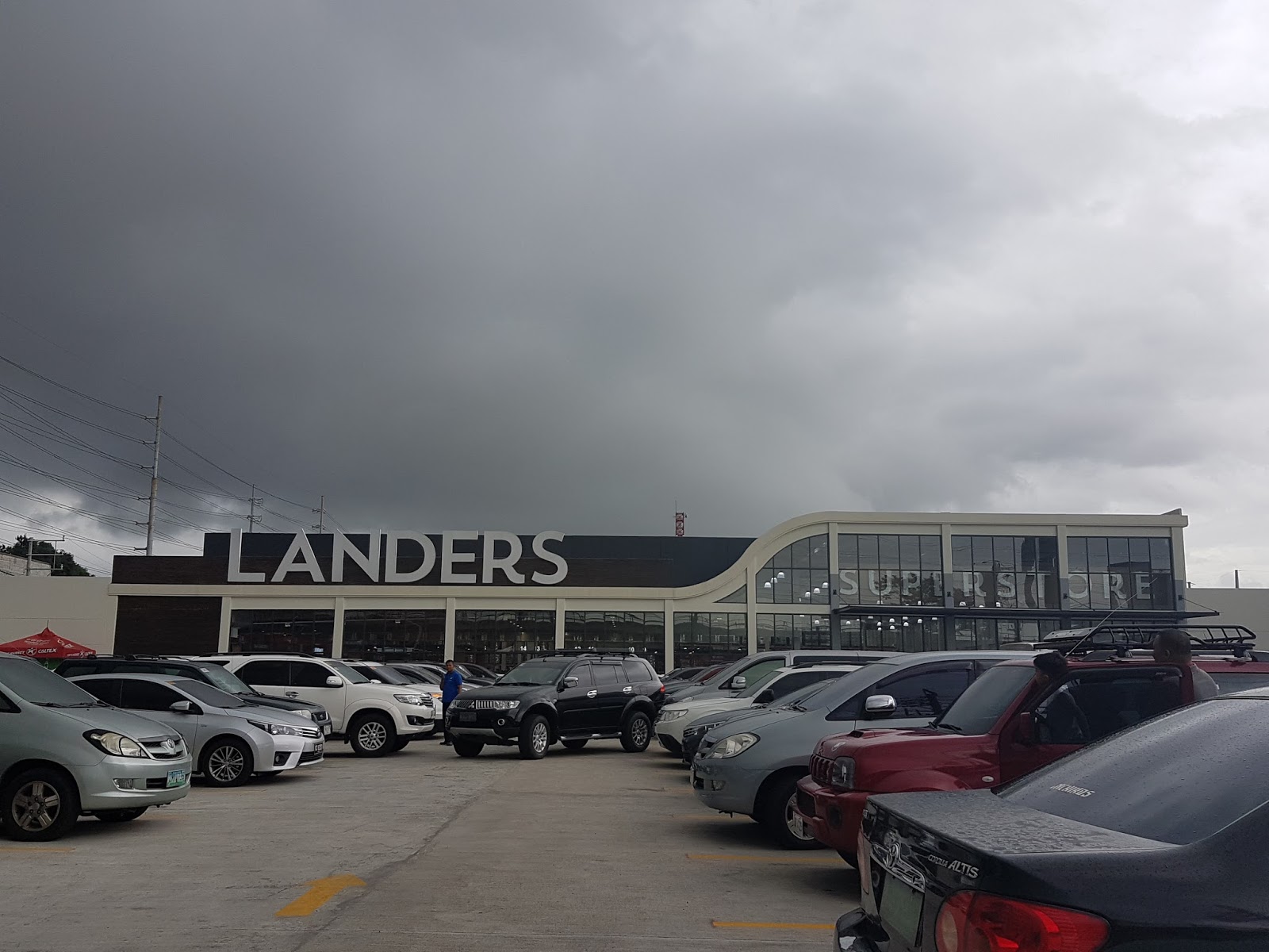 tey's fleeting moments -: Endless Shopping Options in Landers Superstore