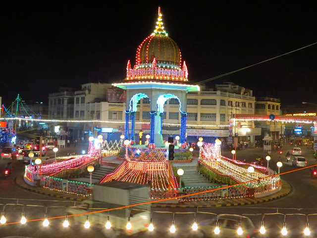 Statue-Circle-in-jaipur-in-night