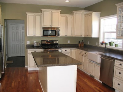  Paint  Cabinets on What Color To Paint Kitchen Cabinets  On Aol Answers