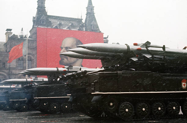 15 Foto Pada Masa Perang Dingin - The Cold War Photos (Images)