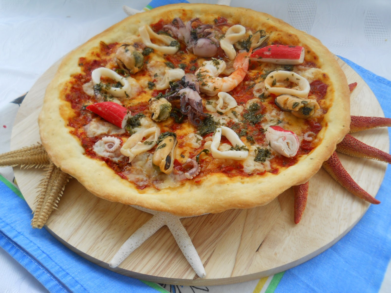 Pe Masa Din Bucatarie Pizza Cu Fructe De Mare