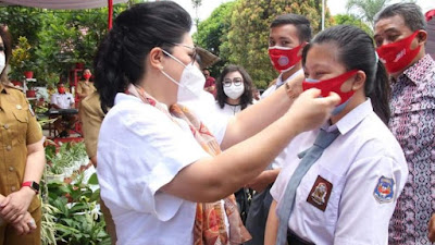 TP PKK Sulut Turun ke Sekolah dan Panti Asuhan Bagikan Masker
