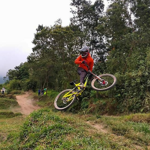 Spot Downhill Di Bukit Klangon