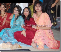 pakistani hot aunties. indian aunties. desi aunties. desi girls. desi bachiyan. hot aunties. hot desi girls (49)