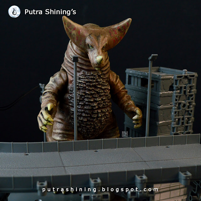 Kaiju Diorama: NECA Shin Godzilla, SHF Ultraman and Ultra Monster Series custom paint by Putra Shining