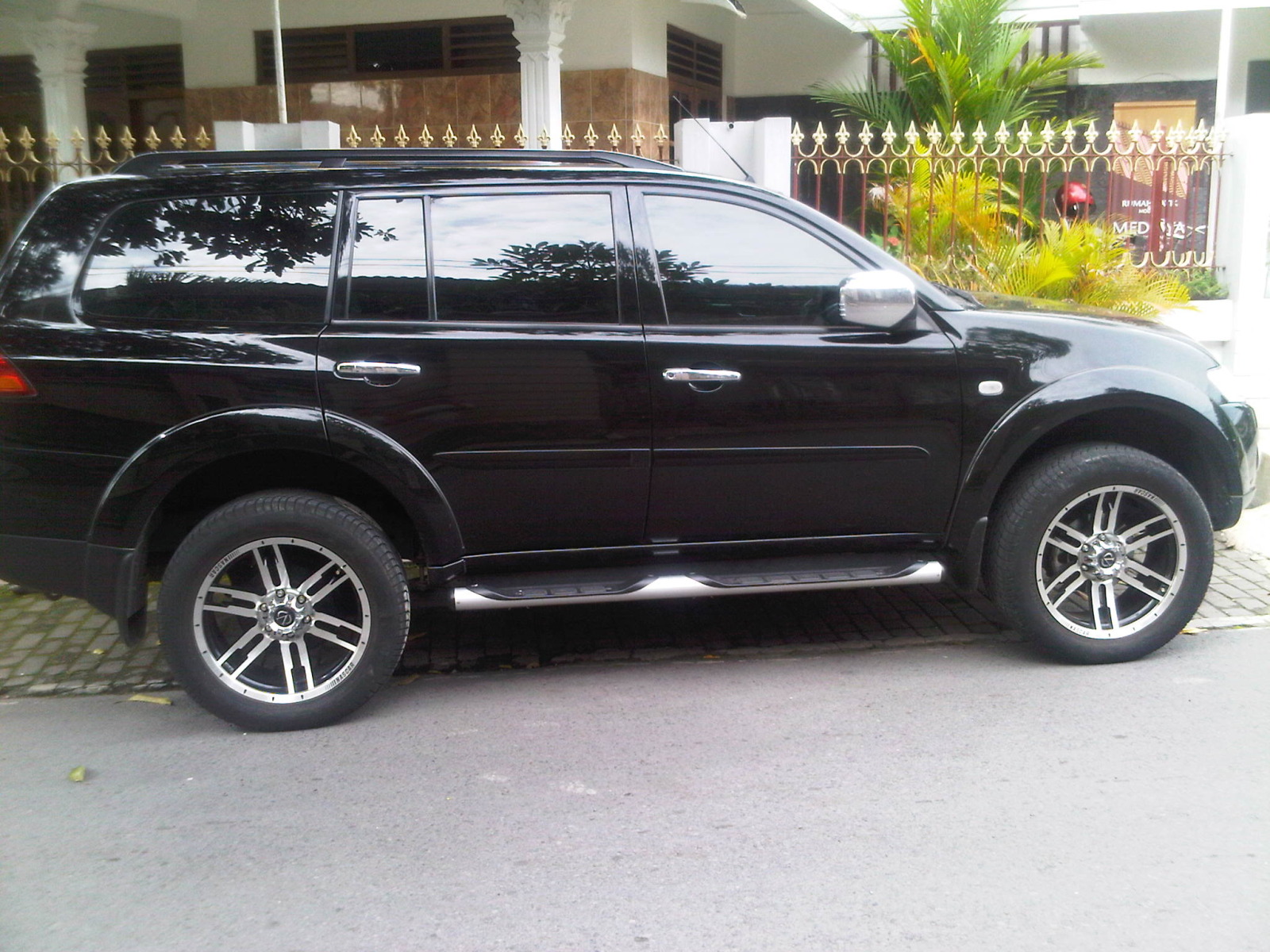 IKLAN BISNIS SAMARINDA Dijual Mobil  Pajero  Sport  Type 