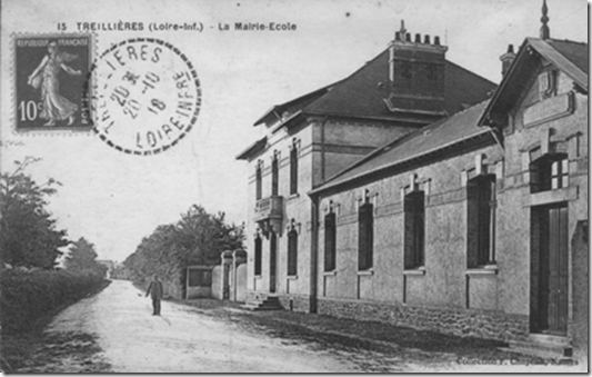 La mairie-école peu de temps après son inauguration