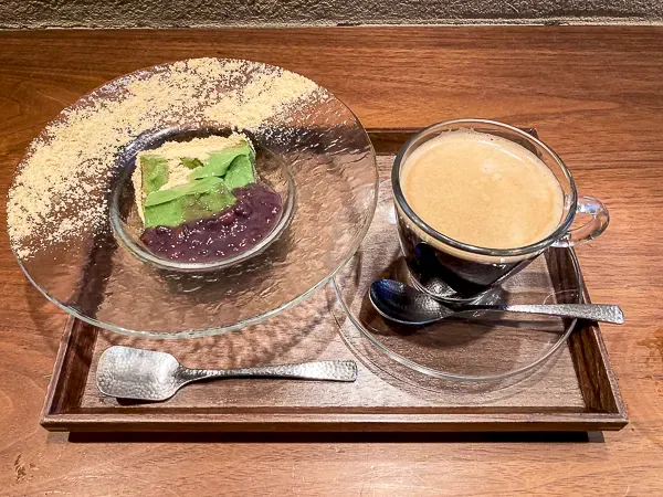 浅草『甘味処 彩夏』自家製抹茶プリンのコーヒーセット