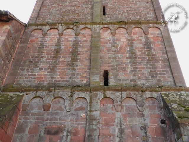 ALTENSTADT (67) - Eglise Saint-Ulrich (XIe-XIIe siècles) (Extérieur)