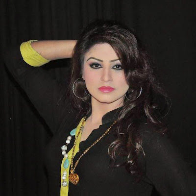 Binda Hussan Live Super Hot Performance In Stage