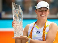 Iga Swiatek wins Miami Open tennis title 2022.
