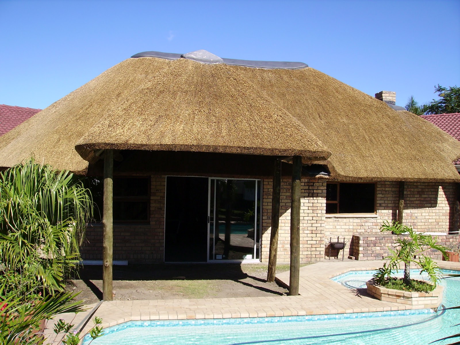 Thatch of the Day: Thatch Lapa, Braai & Outdoor Entertainment Area ...