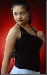 yamini side view