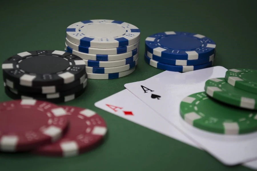 The Differences Between Online Blackjack and Land-Based Blackjack Games