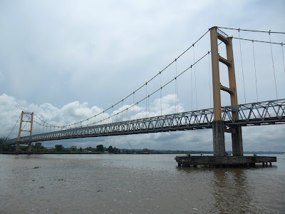 Jembatan Kutai sebelum ambruk