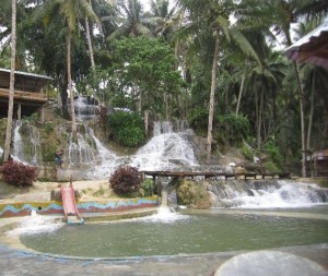 Paket Wisata Tour Danau Toba  Samosir  Berastagi  Parapat  Medan