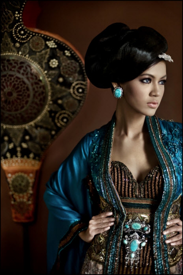 mignonesia Kebaya  the Indonesian  Women  Traditional Costume