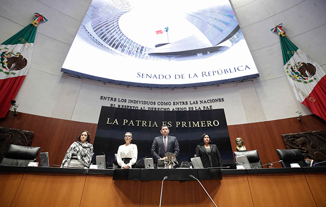 Minuto de silencio en el Senado y Cámara de Diputados a Barbosa