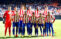 REAL SPORTING DE GIJÓN - Temporada 2016-17 - Pichu Cuéllar, Sergio Álvarez, Vesga, Duje Cop, Babin y Meré; Burgui, Carmona, Nacho Cases, Roberto Canella y Douglas - VALENCIA C. F. 1 (Munir) REAL SPORTING DE GIJÓN 1 (Cop) - 11/03/2017 - Liga de 1ª División, jornada 27 - Valencia, estadio de Mestalla - Con 0-0 en el marcador Cuéllar le paró un penalty a Dani Parejo. Luego, el Sporting se adelantó en el marcador y Munir empató en el 85