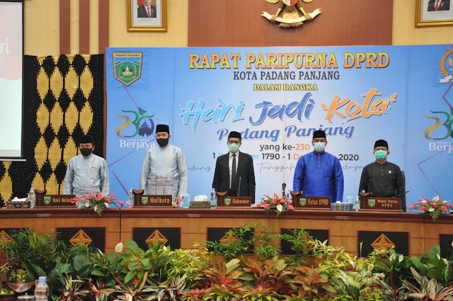 Hadiri HUT ke-230, Gubernur Sumbar Bangga Pemko Padang Panjang Kompak Sejahterakan Masyarakat
