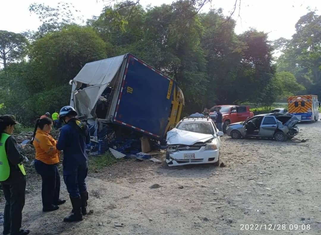 Conductor herido tras colisión múltiple en Guaruríes