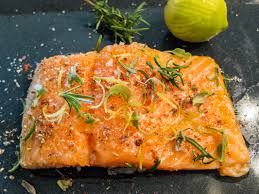 Salmone al forno con erbe