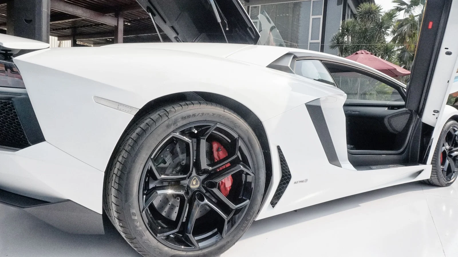 Siêu xe Lamborghini Aventador LP700-4