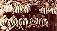 ATLÉTICO AVIACIÓN - Madrid, España - Temporada 1943-44 - Campos, Taltavull, Riera, Ederra, Arencibia y José Cobo; Juan Vázquez, Ameztoy, Germán, Machín y Rosendo Hernández - ATLÉTICO AVIACIÓN 7 (Juan Vázquez (2), Campos, Taltavull (2), Arencibia y Machín), CÓRDOBA 2 (Pepín y Vega) - 07/05/1944 - Copa de España, dieciseisavos de final, vuelta - Madrid, estadio Metropolitano - El Atlético Aviación ya había ganado 3-1 en la ida, por lo que se clasifica para octavos